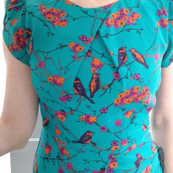 Beautiful bird print dress - Picture 4 of 7